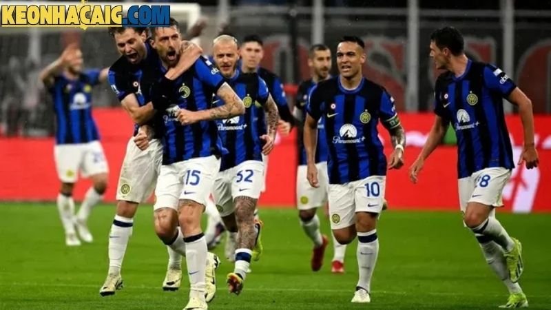 VĐQG Italia – Cuộc đua vô địch hấp dẫn mùa này! 2 nhung-doi-bong-nao-dang-dan-dau-cuoc-dua-vo-dich?
